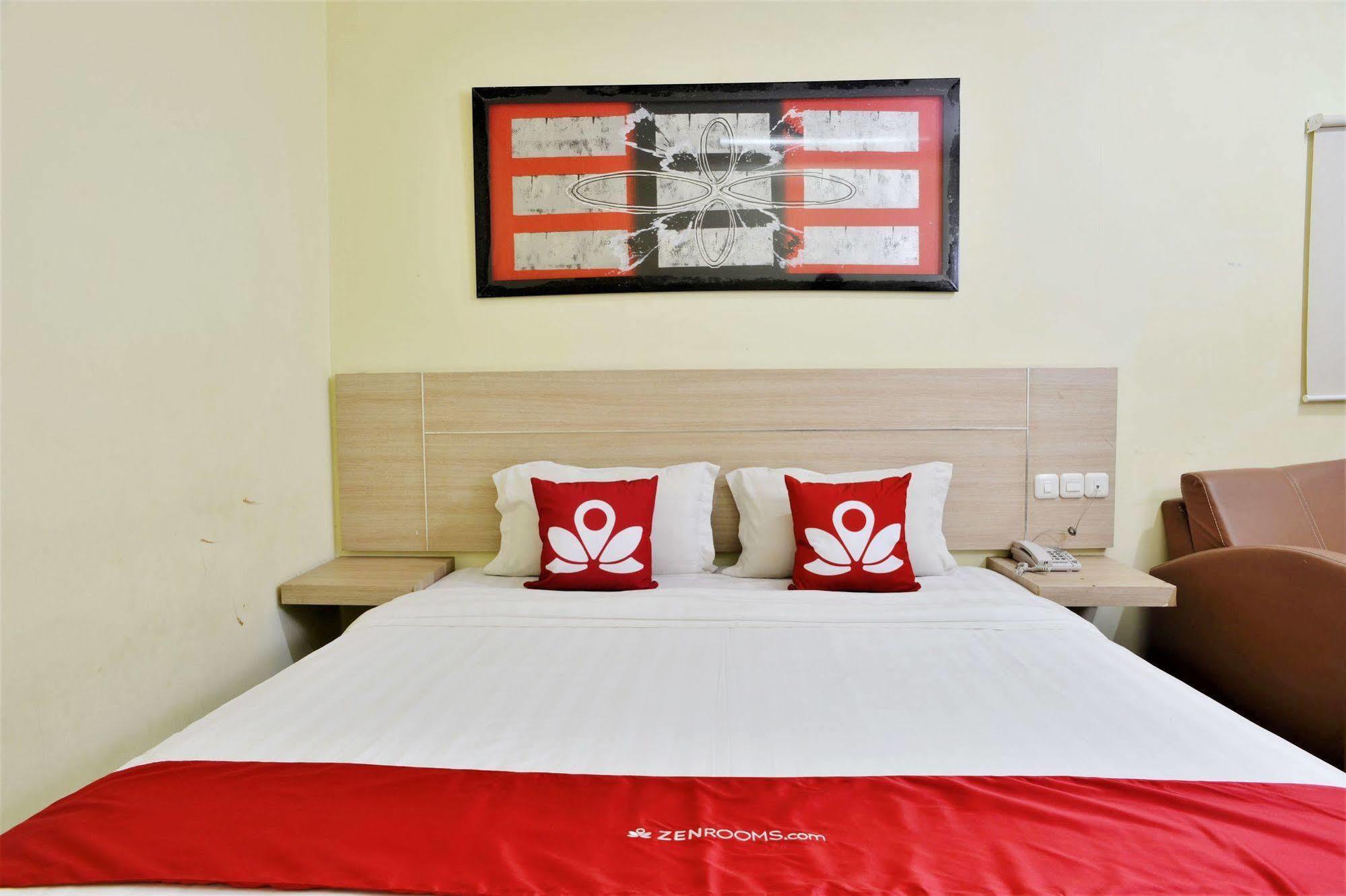 Zen Rooms Rujia Pecenongan Джакарта Екстер'єр фото