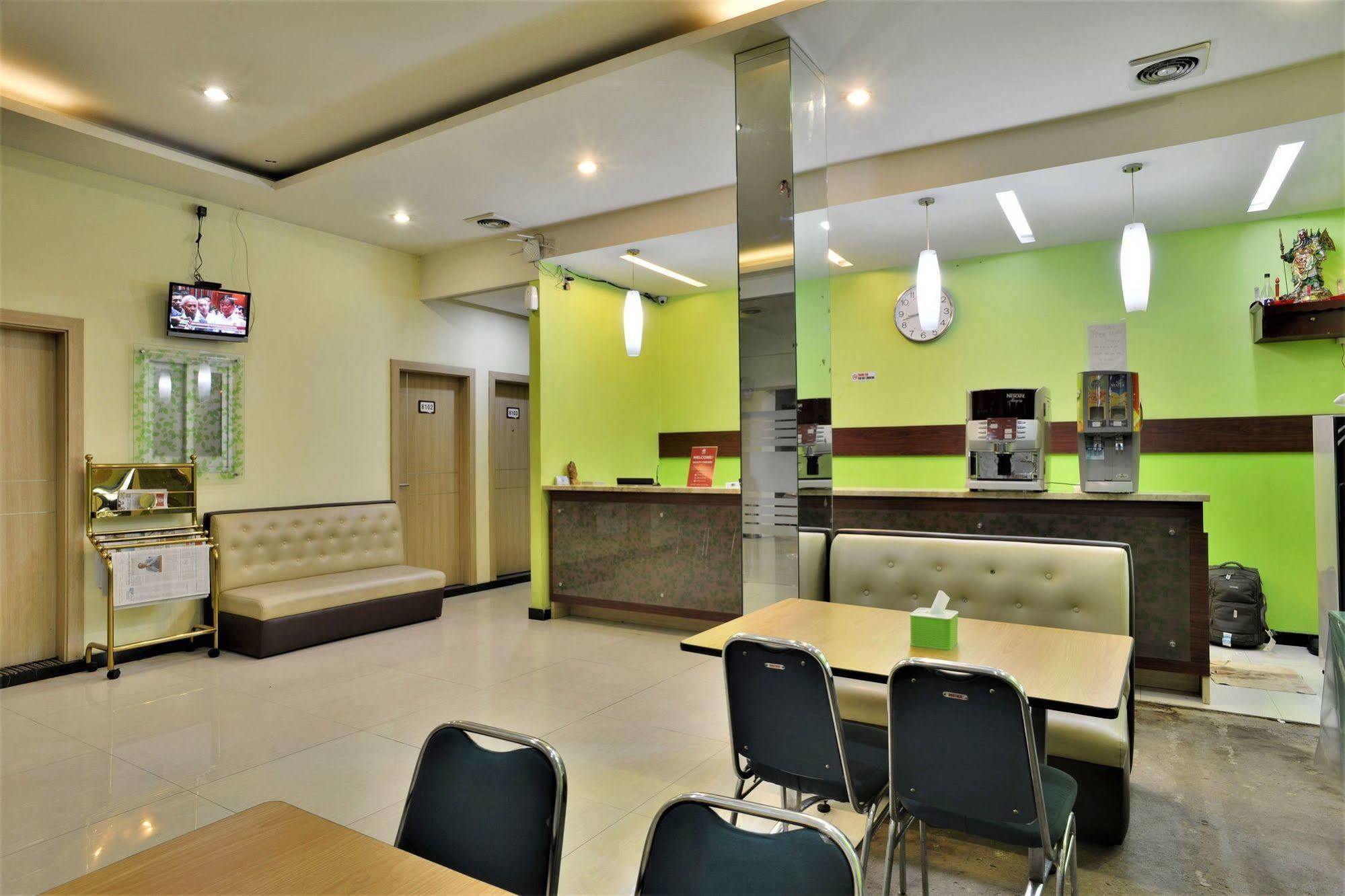 Zen Rooms Rujia Pecenongan Джакарта Екстер'єр фото